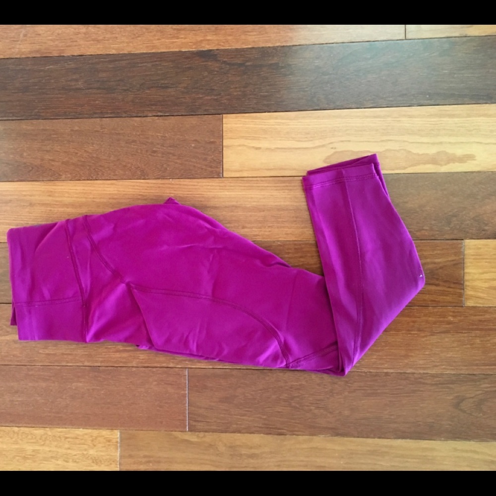 Athleta Salutation 7/8 Tight - XSP - Fuschia